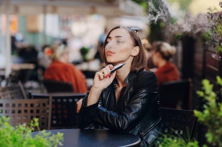 Erleben Sie mit e-füst die e Shisha Vozol Innovationen für unvergleichlichen Genuss bei e-füst und e Shisha Vozol