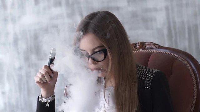 Gazdaságos E-Cigi kaufen und e vape einweg Test mit praktischen Spartricks