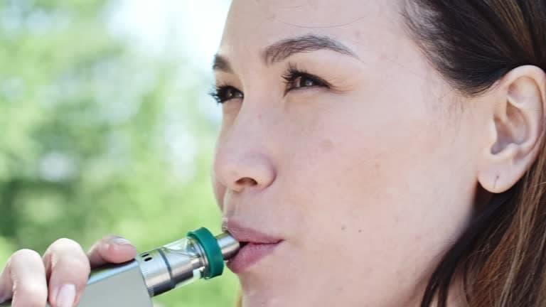 IBvape e-cigarette und e.l.f. contour liquid im Vergleich – Funktionen, Anwendung und Kaufempfehlungen